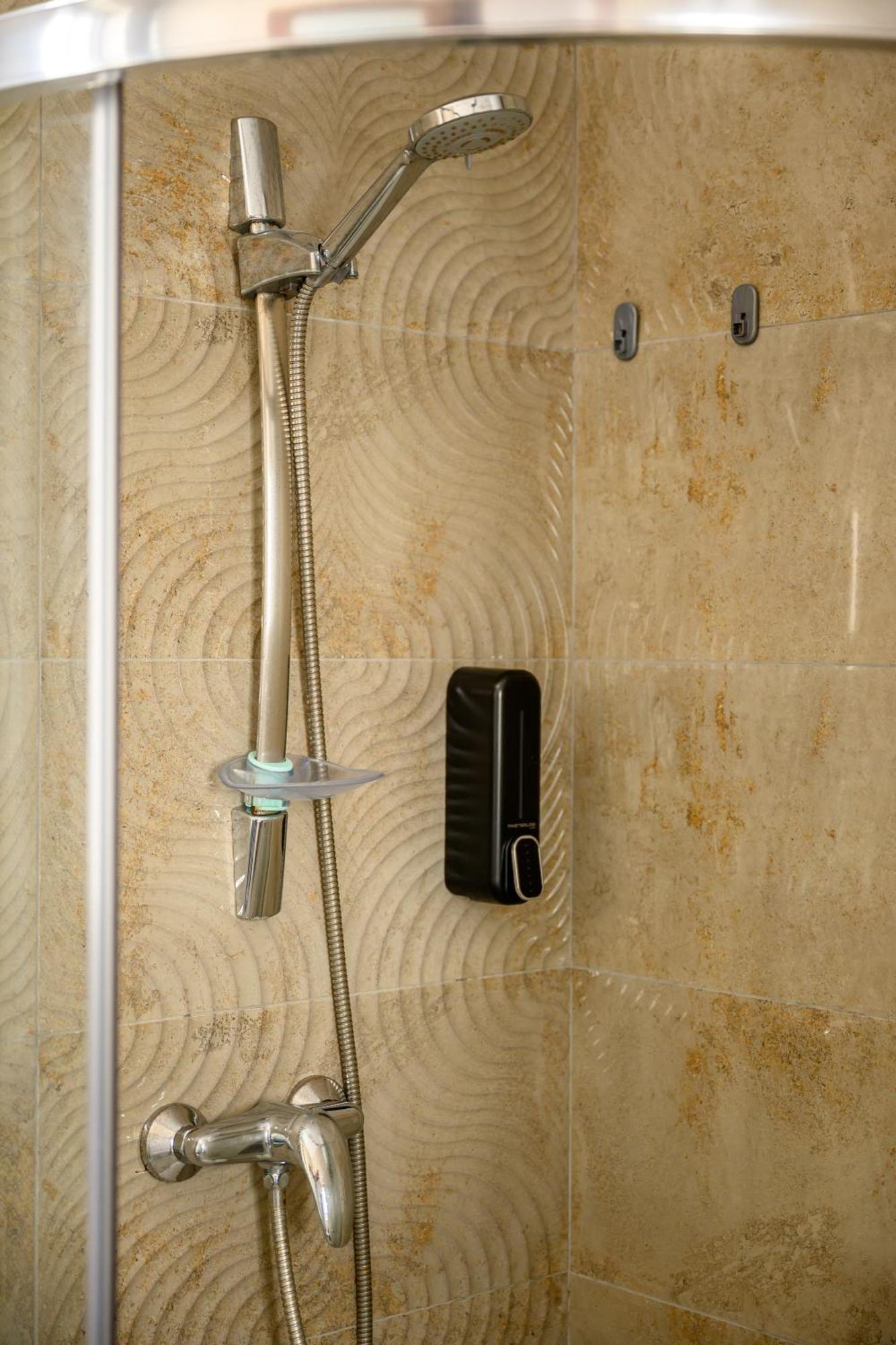 F11 Room 2, Private Room Two Single Beds Shared Bathroom In Shared Flat Мсида Экстерьер фото
